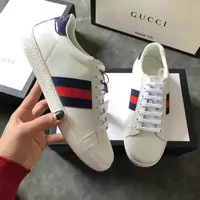 baskets paire de chaussures gucci femmes cowhide ribbon blanc